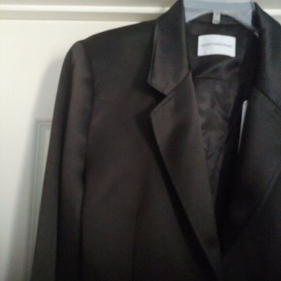 Herzen's Angelegenheit Black Satin Womens Blazer 2 Button Pockets Dressy 40 - Picture 3 of 13
